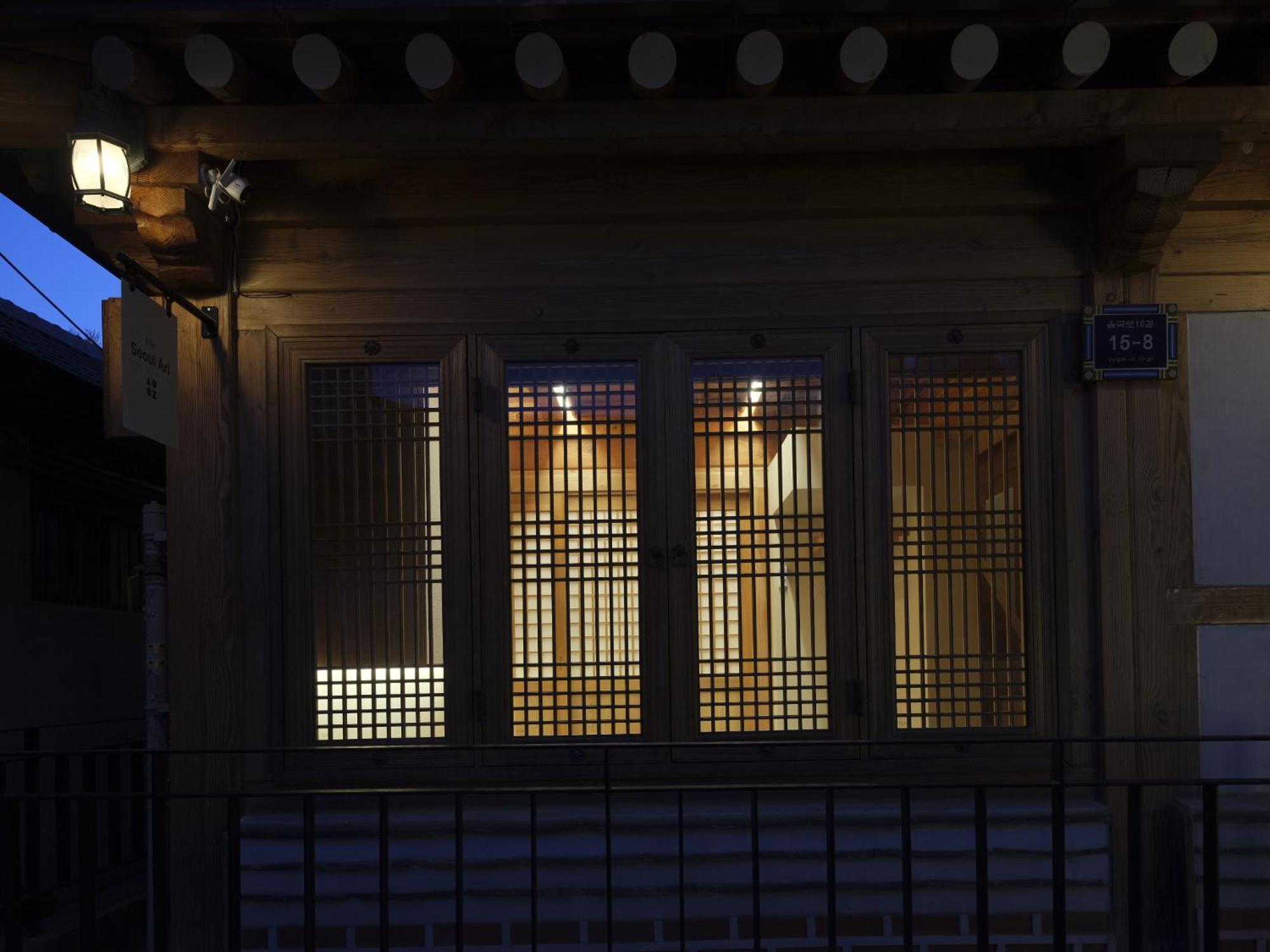 The Korean Traditional Hanok In Downtown Seoul For Convenient Public Transportation - Seoul Ari Exterior photo