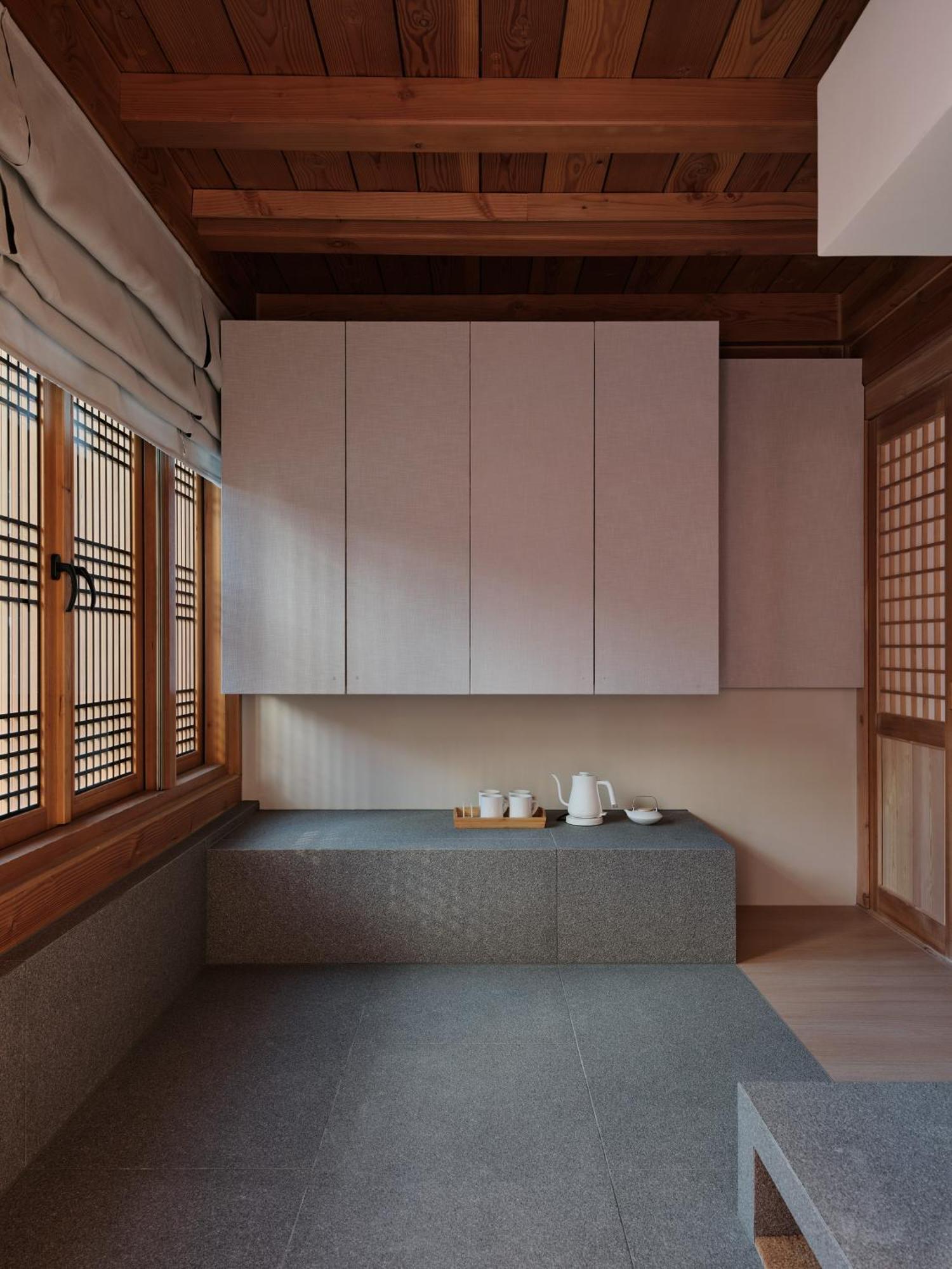 The Korean Traditional Hanok In Downtown Seoul For Convenient Public Transportation - Seoul Ari Exterior photo